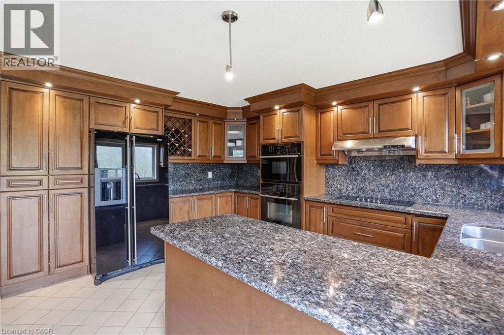 18 CURTIS Crescent - 9