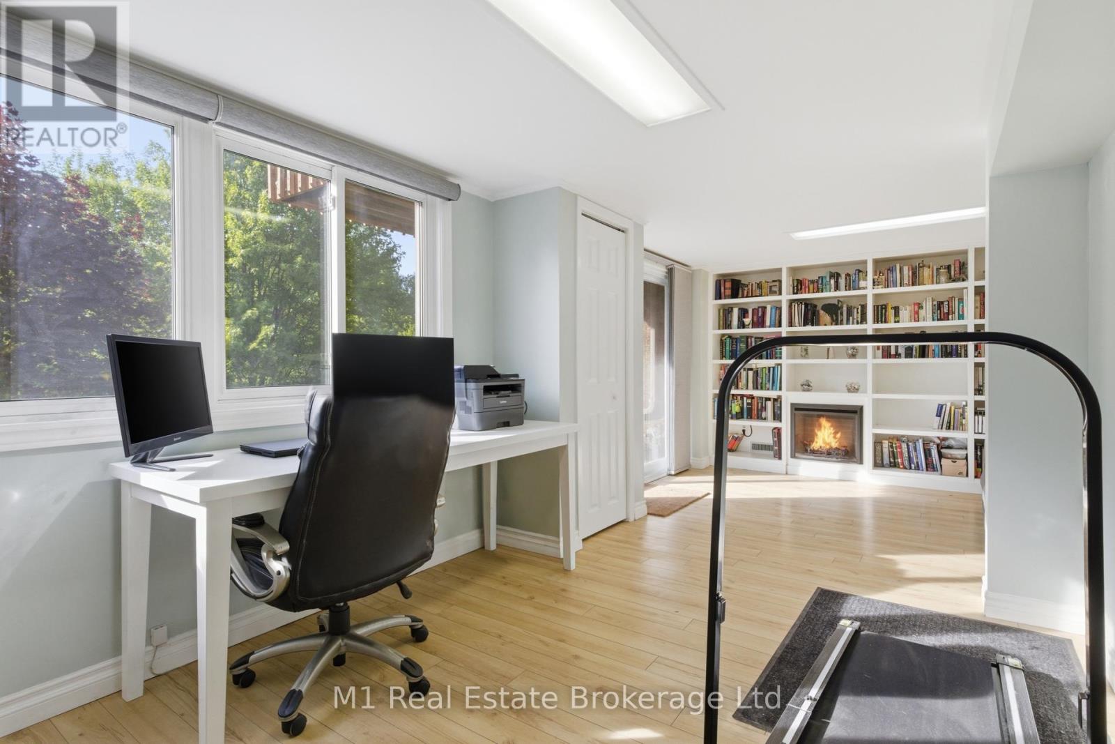#85 295 WATER STREET - 25