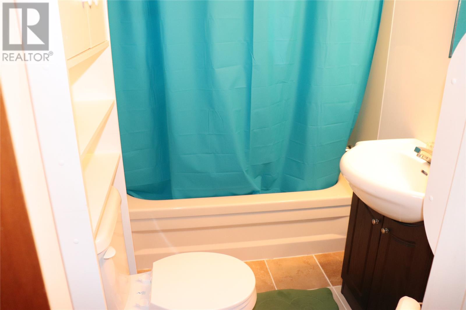 61-63 Hillview Avenue - 12