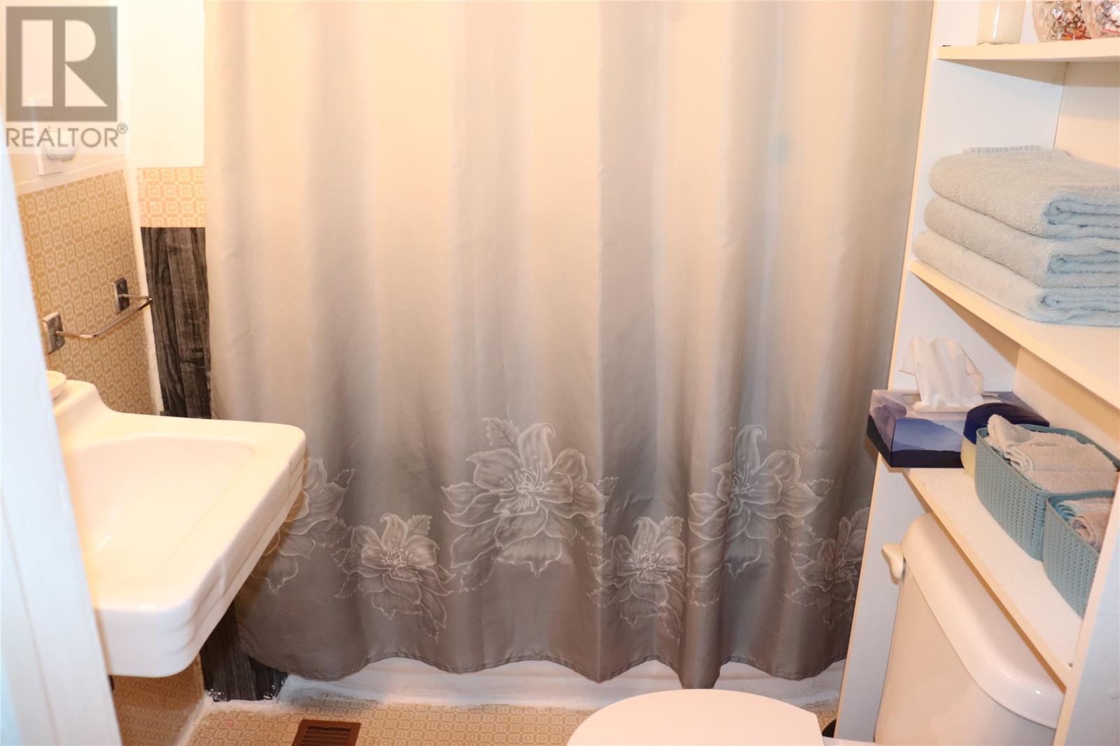 61-63 Hillview Avenue - 27