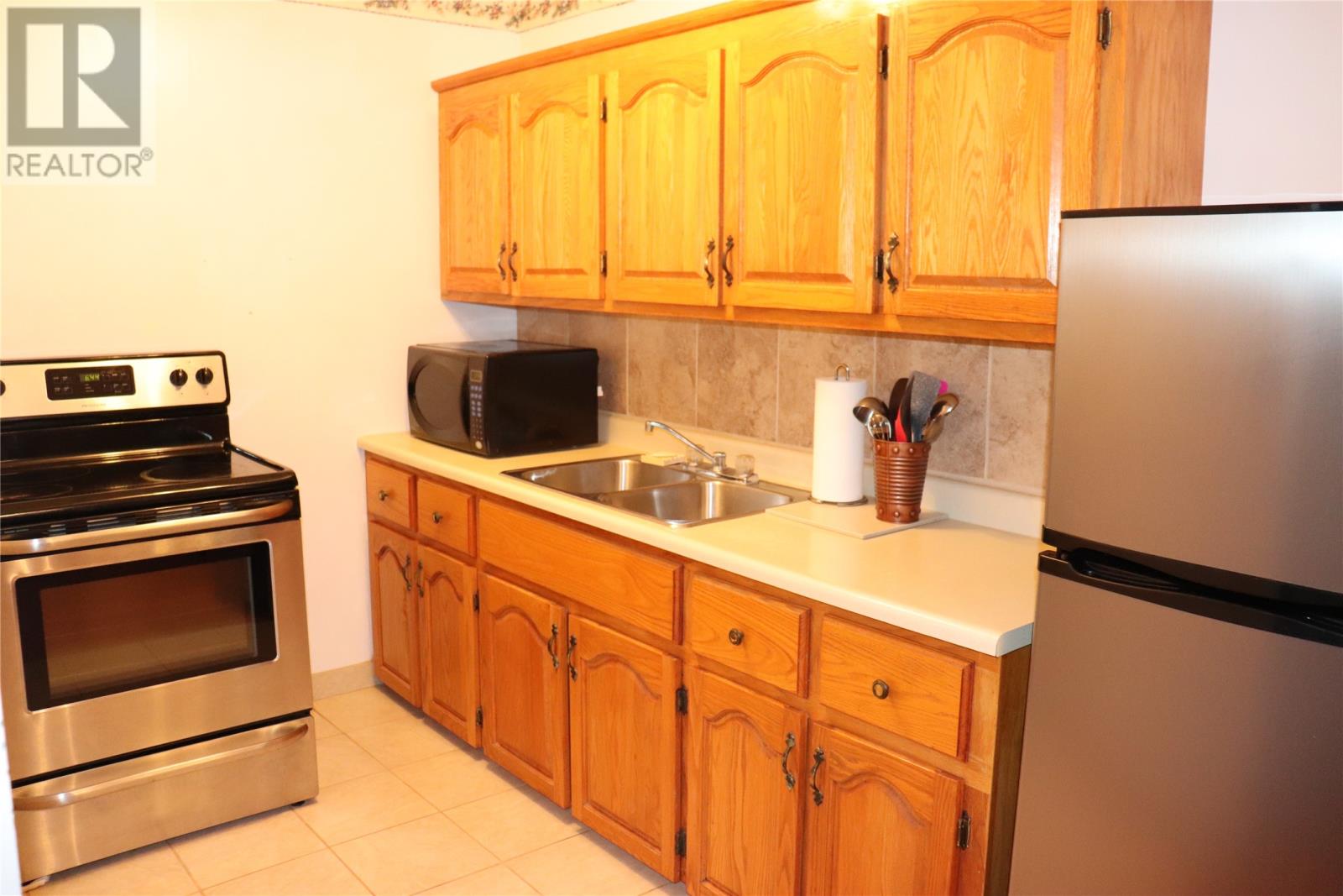 61-63 Hillview Avenue - 6