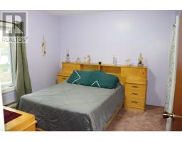 61-63 Hillview Avenue thumbnail 9