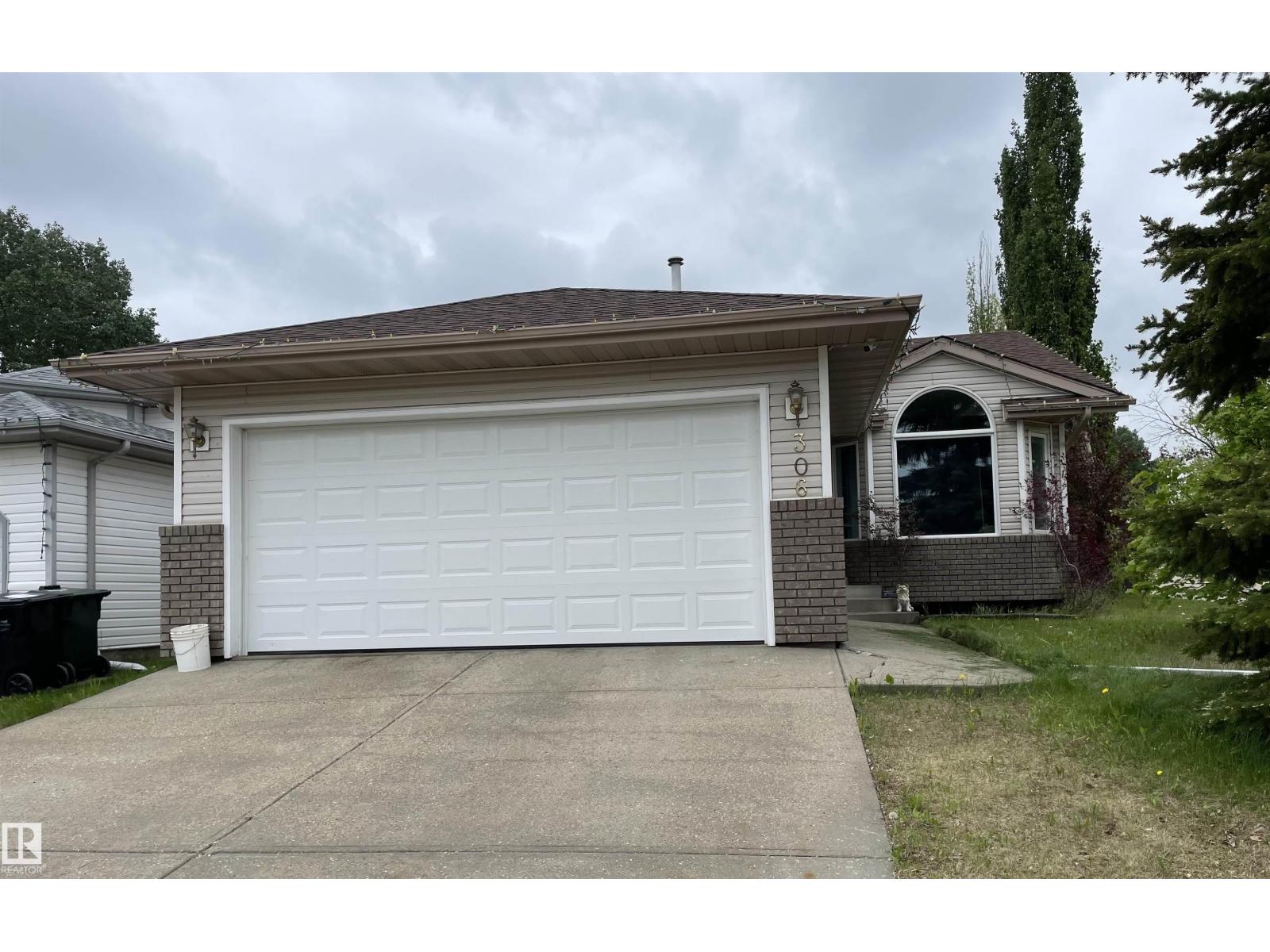 306 REGENCY DR - 11