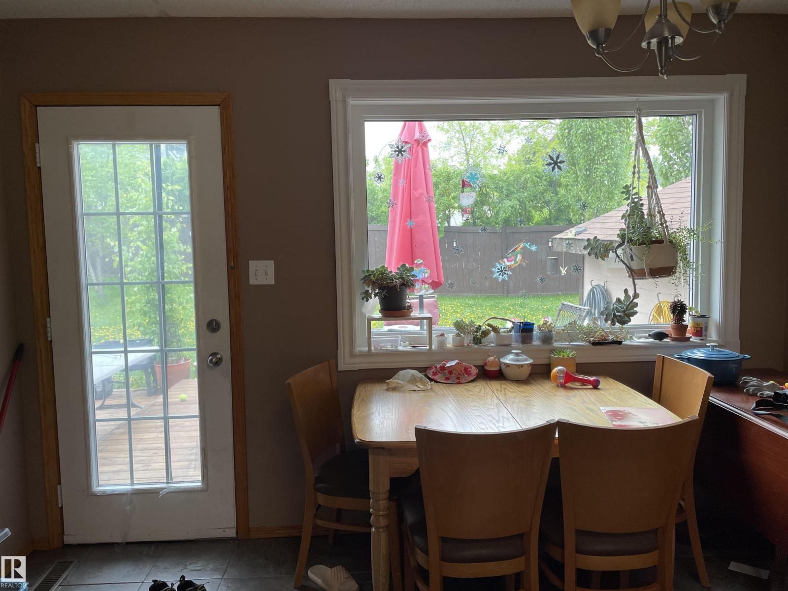 306 REGENCY DR - 5