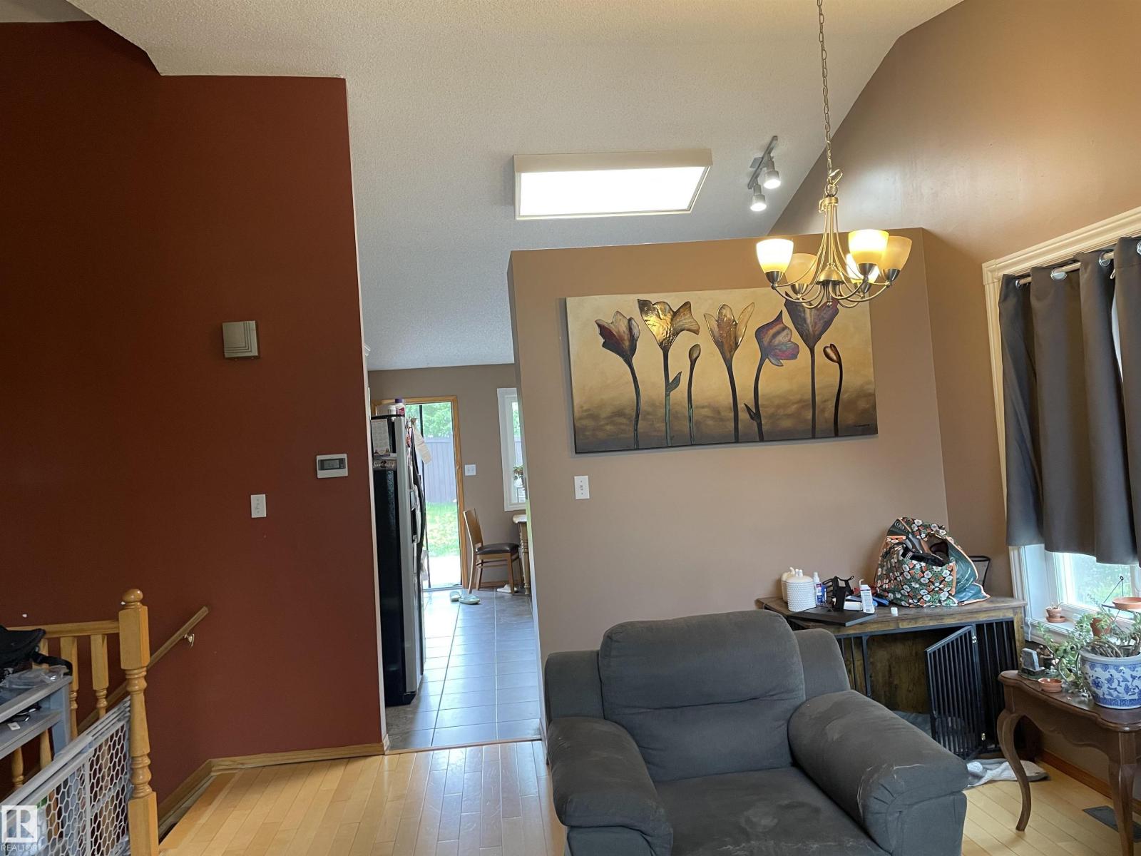 306 REGENCY DR - 7