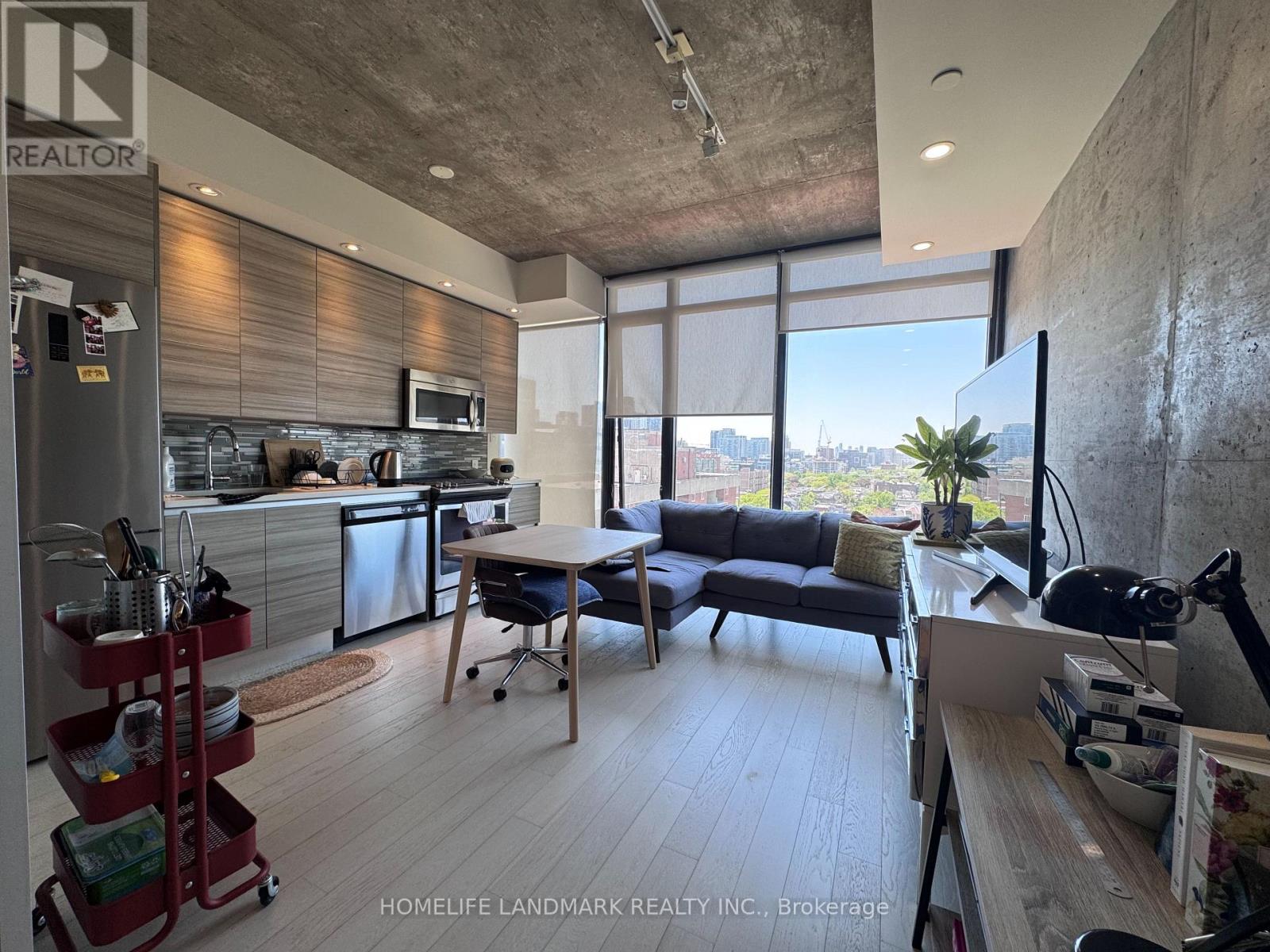 Listing photo of 1109 - 111 BATHURST STREET