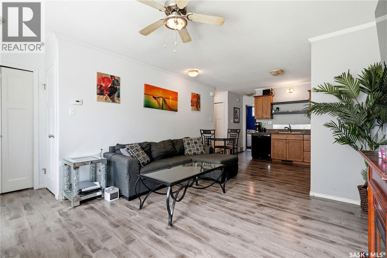 #705 1022 Hampton CIRCLE - Image 3