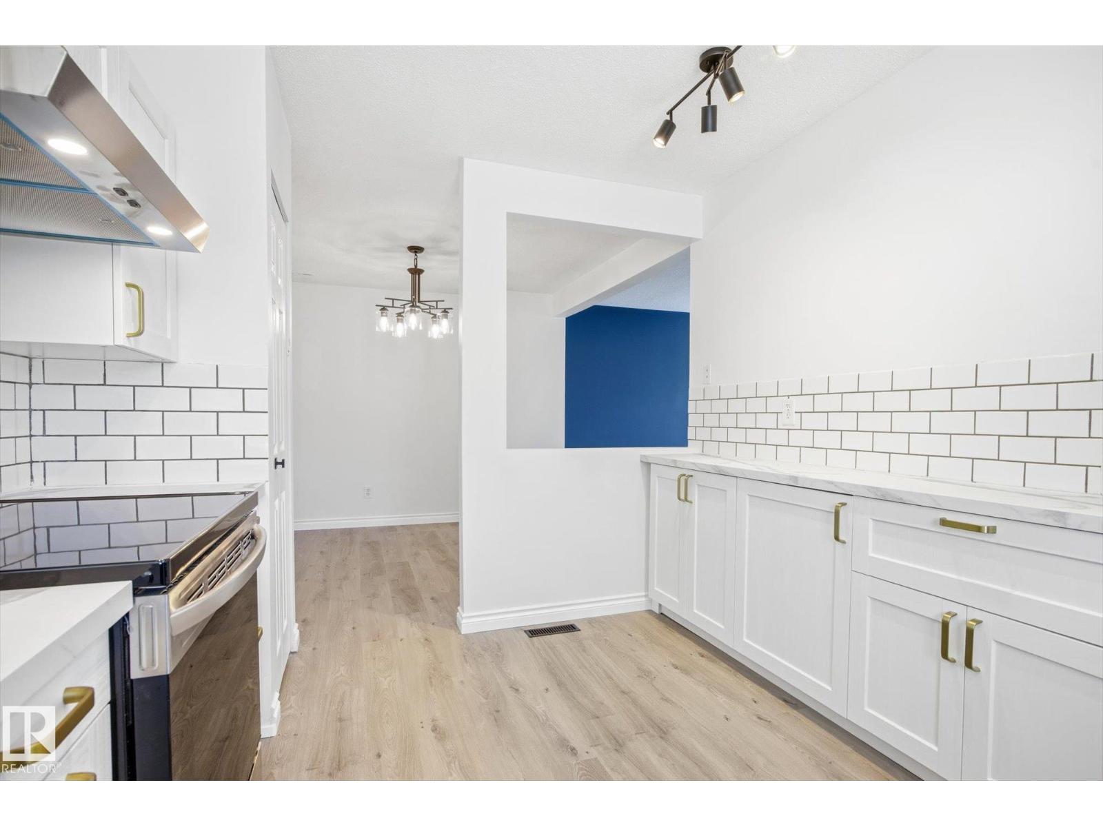 857 ERIN PL NW - 9