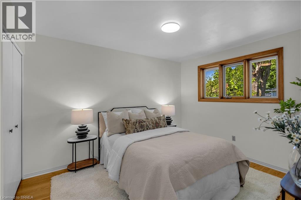 6 MITCHELL Court - 16