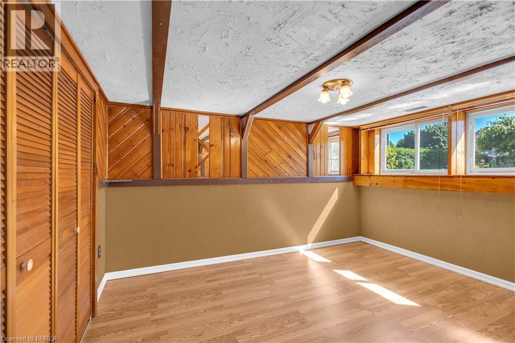 6 MITCHELL Court - 28