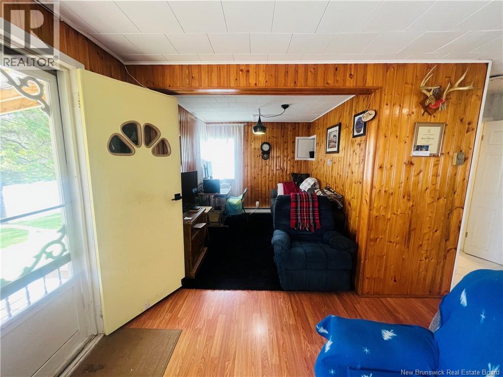 90 Northwest Road - 10
