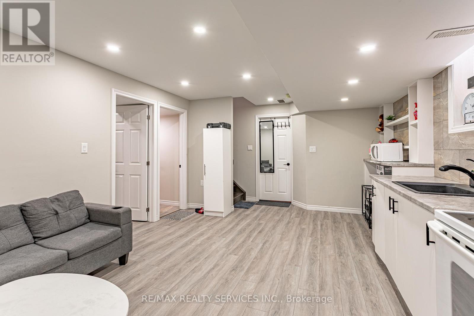 2227 EVANS BOULEVARD - 26