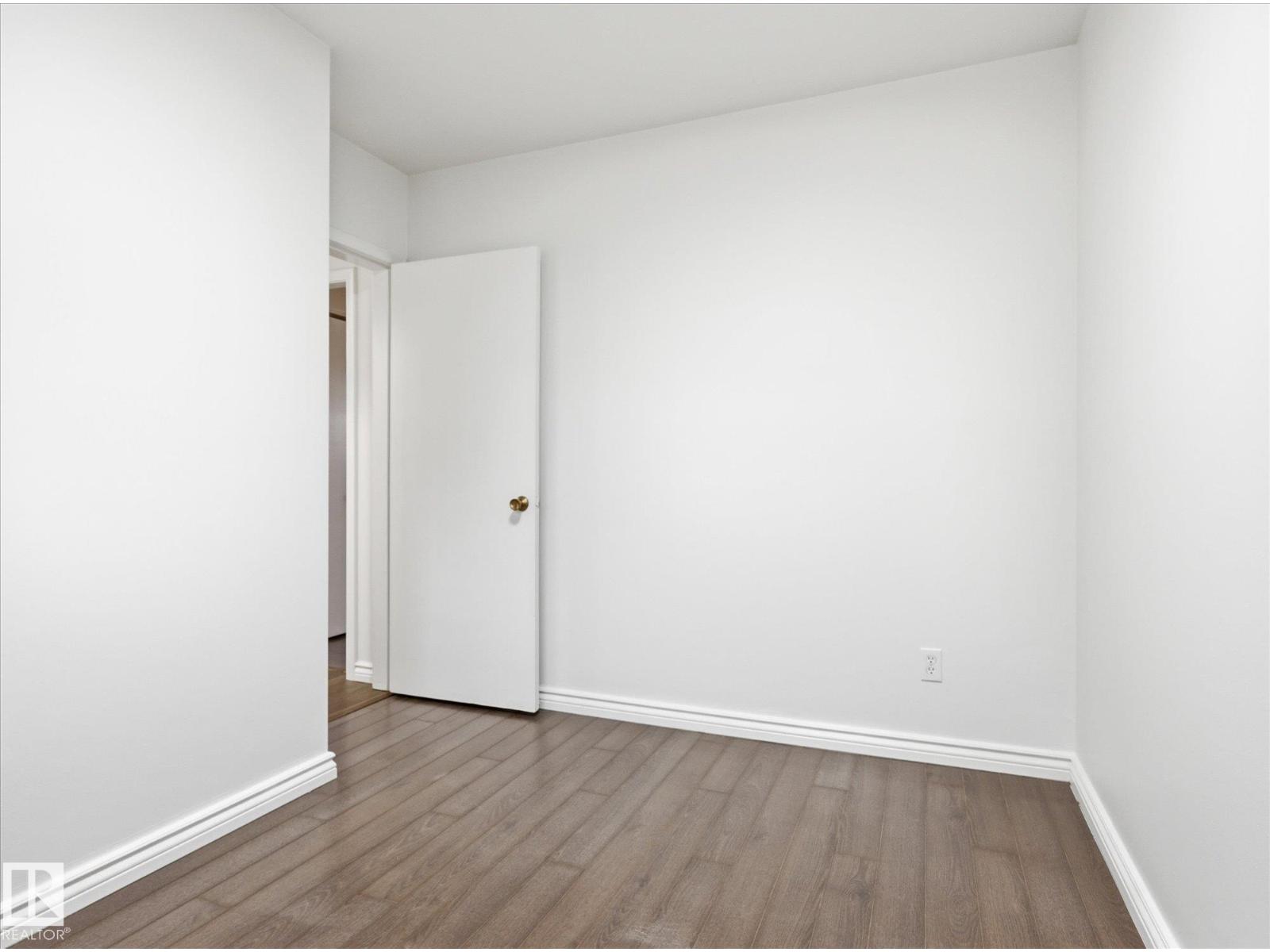 13316 136 AV NW - 24