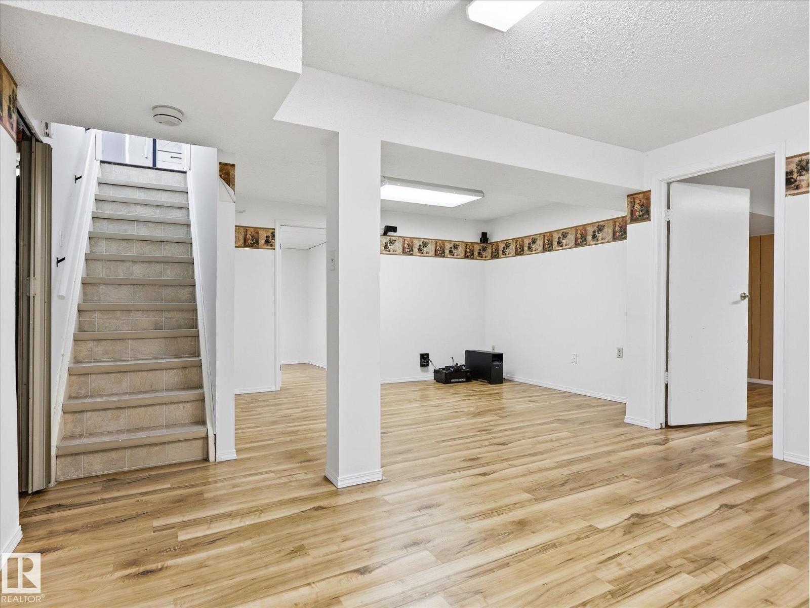 13316 136 AV NW - 25