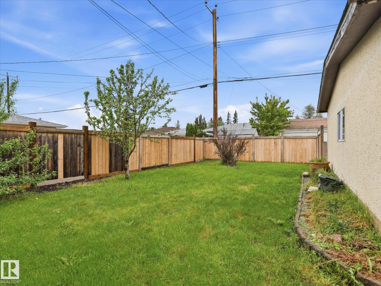 13316 136 AV NW - 35