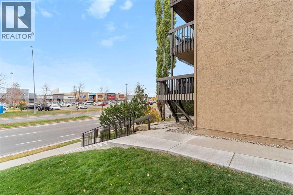 #39 3519 49 Street NW - 28