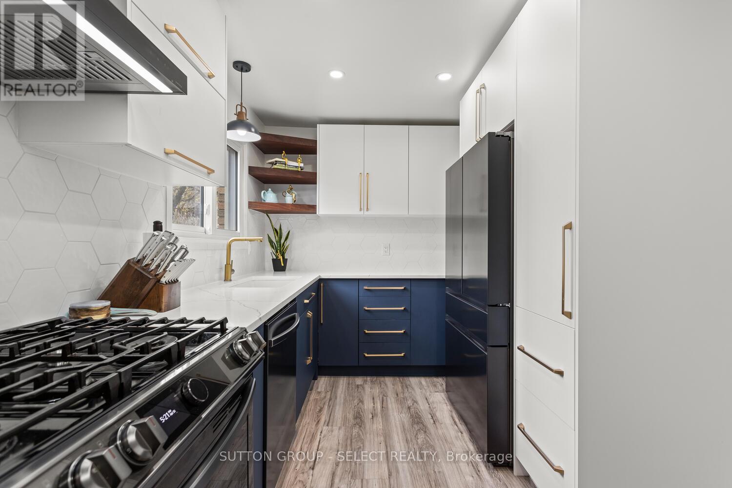 20 LOCHERN ROAD - 12