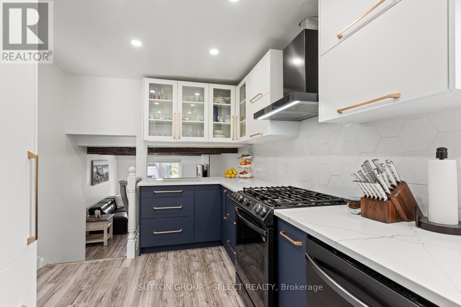 20 LOCHERN ROAD - 15