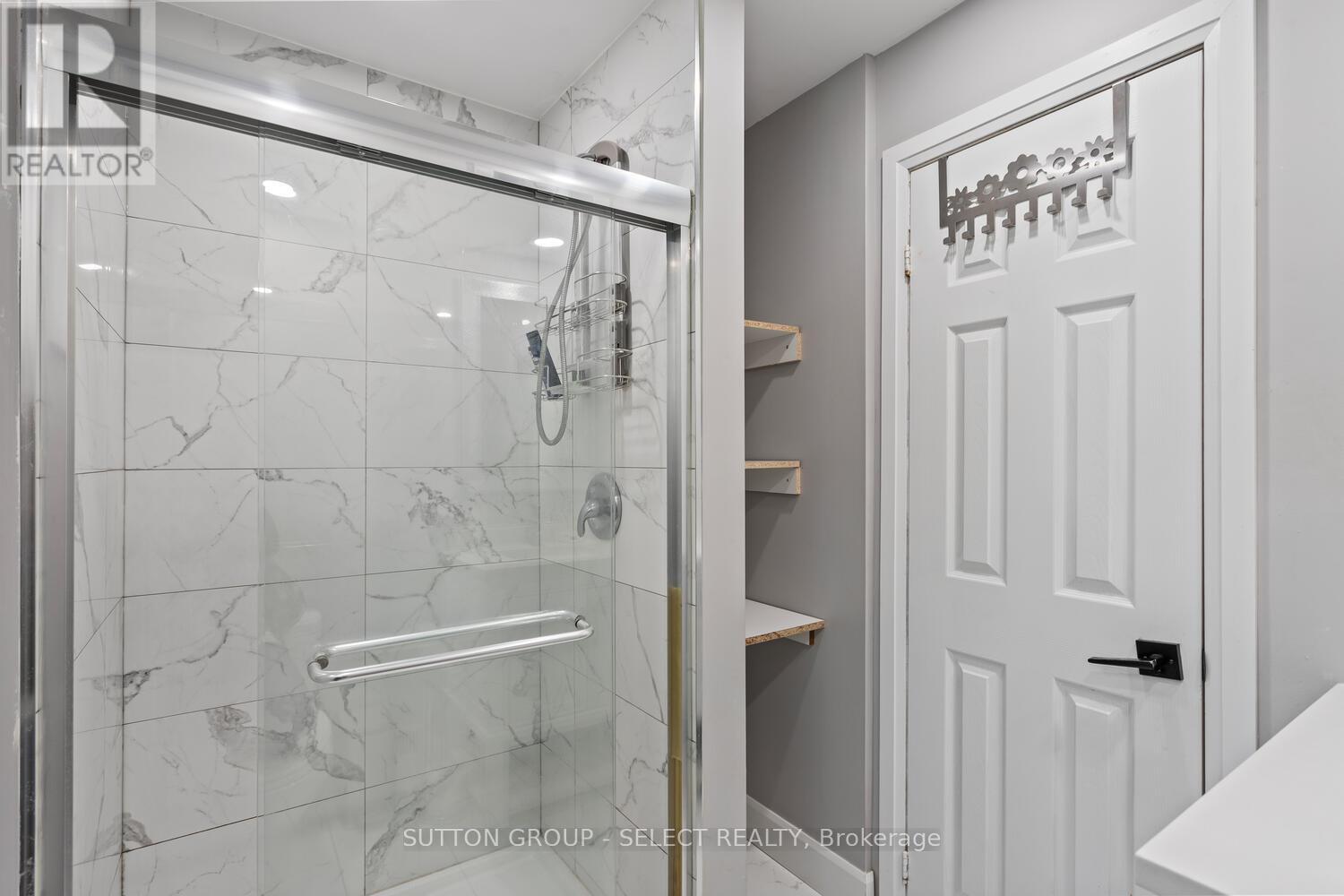 20 LOCHERN ROAD - 35