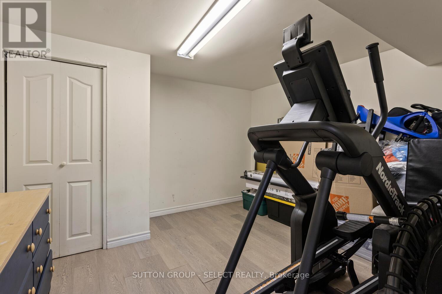 20 LOCHERN ROAD - 36