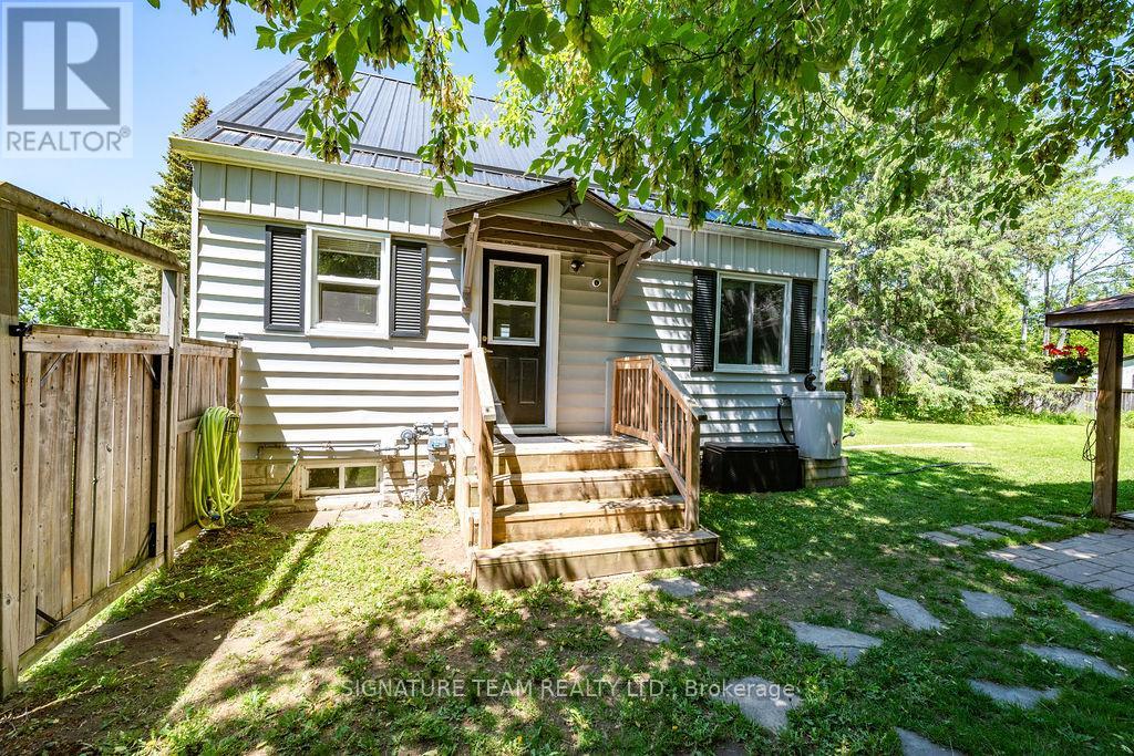 301 CHAMBERLAIN STREET - 11