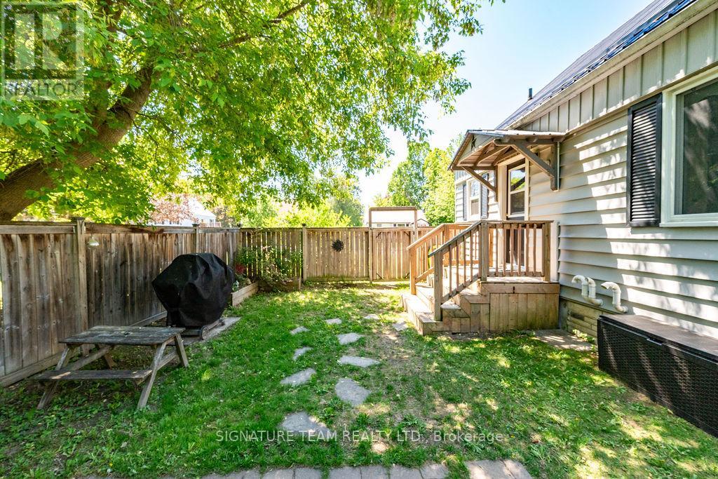301 CHAMBERLAIN STREET - 12