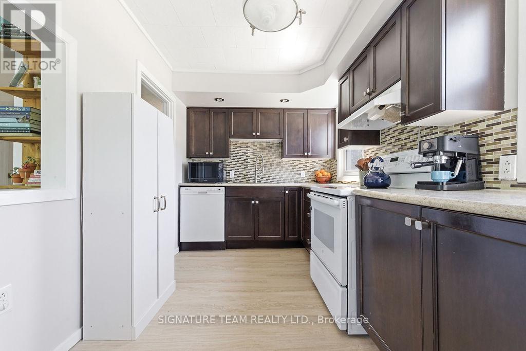 301 CHAMBERLAIN STREET - 26