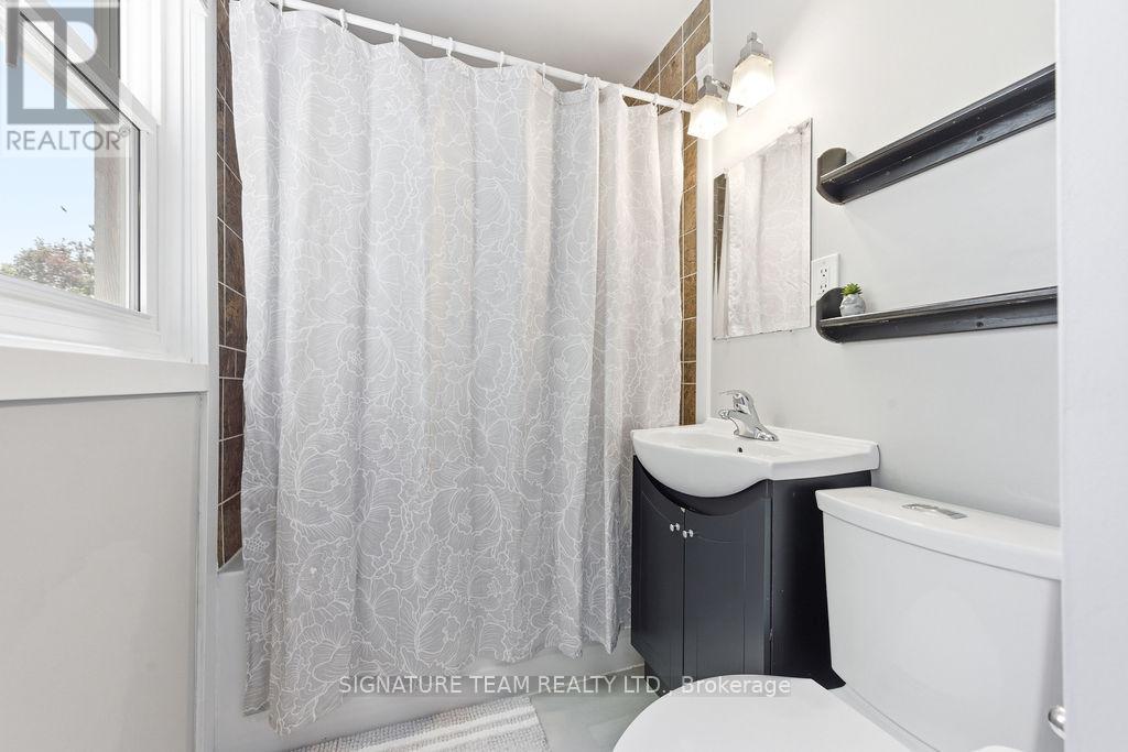 301 CHAMBERLAIN STREET - 34