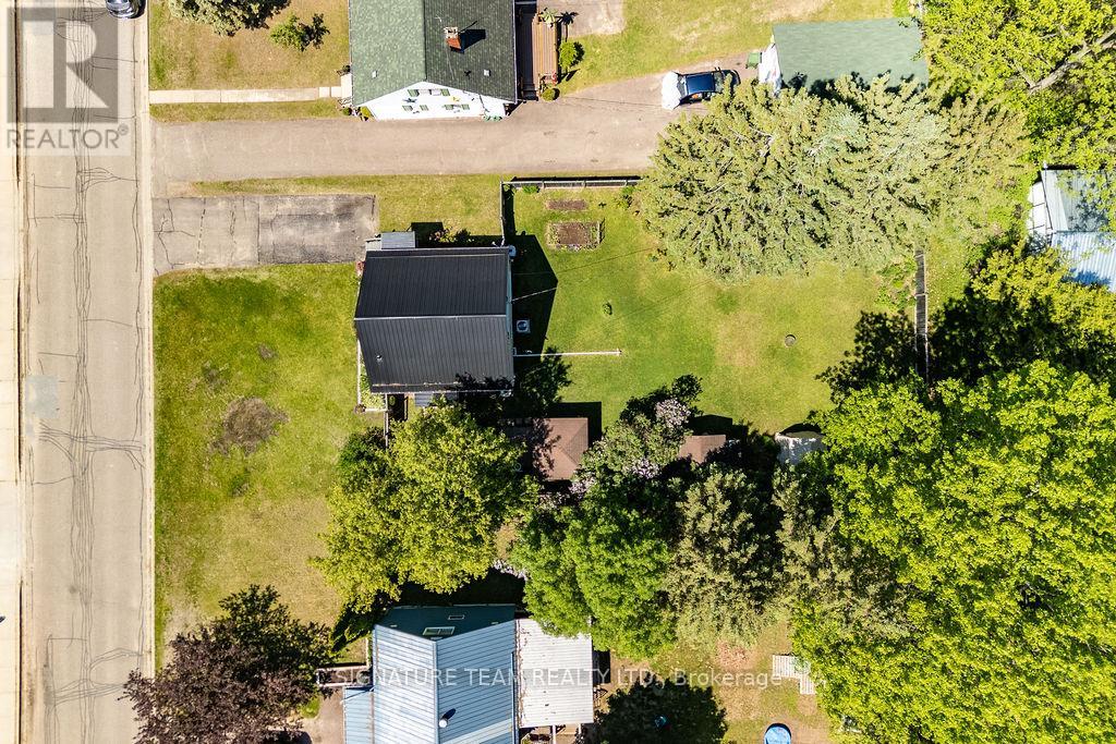 301 CHAMBERLAIN STREET - 4
