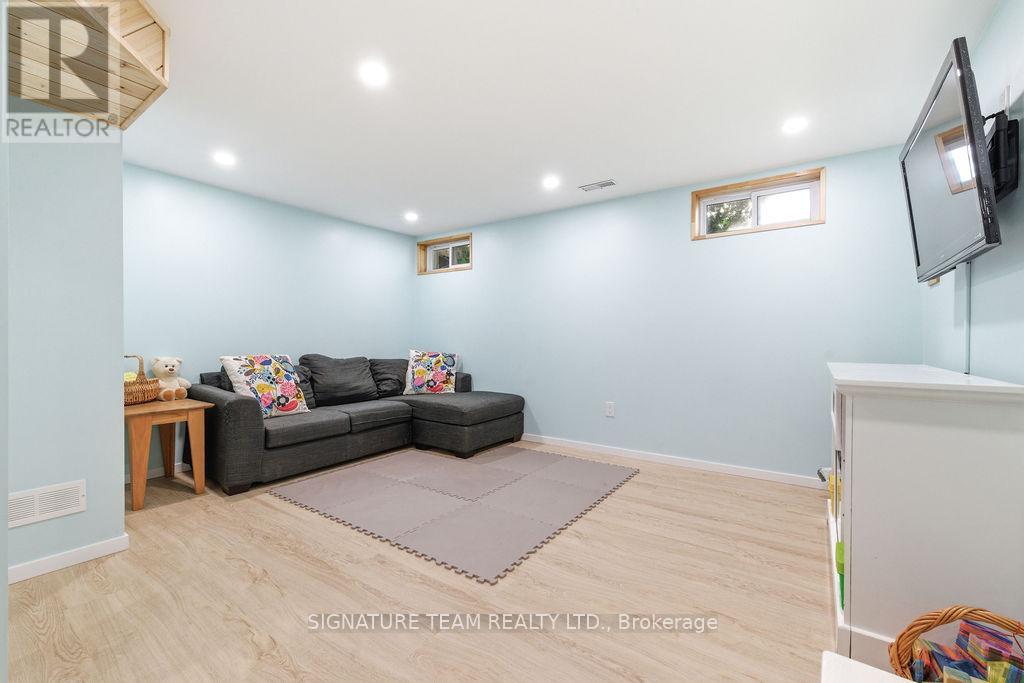 301 CHAMBERLAIN STREET - 42