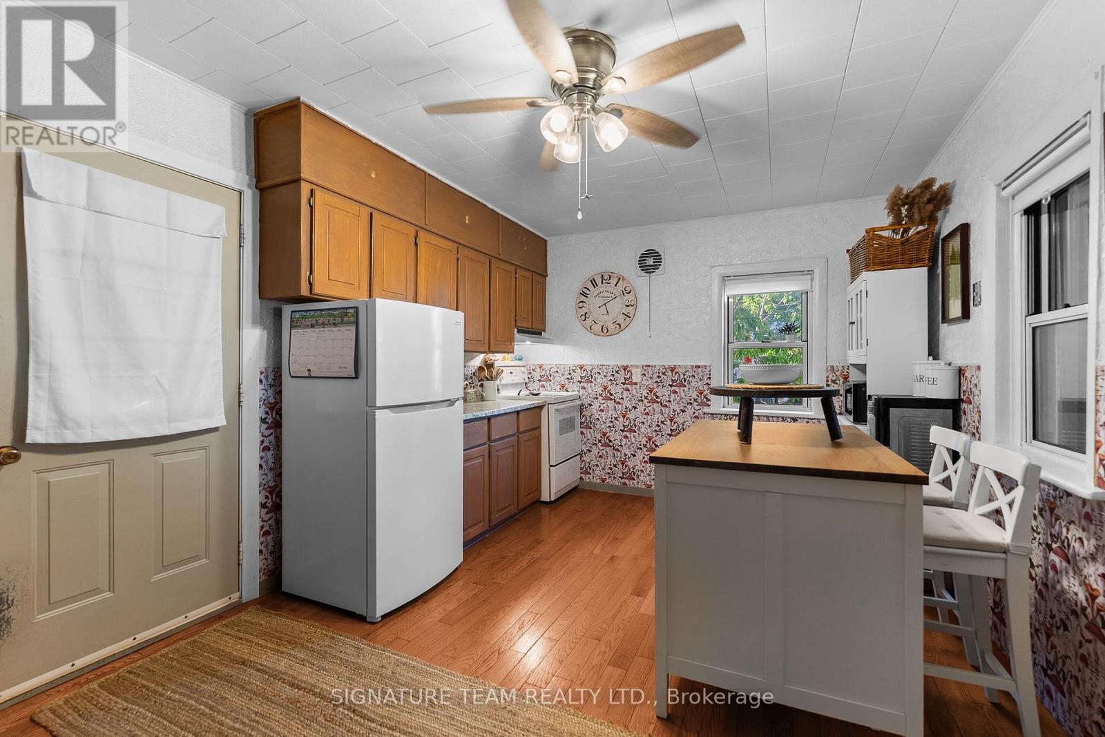 520 CENTRE STREET - 10