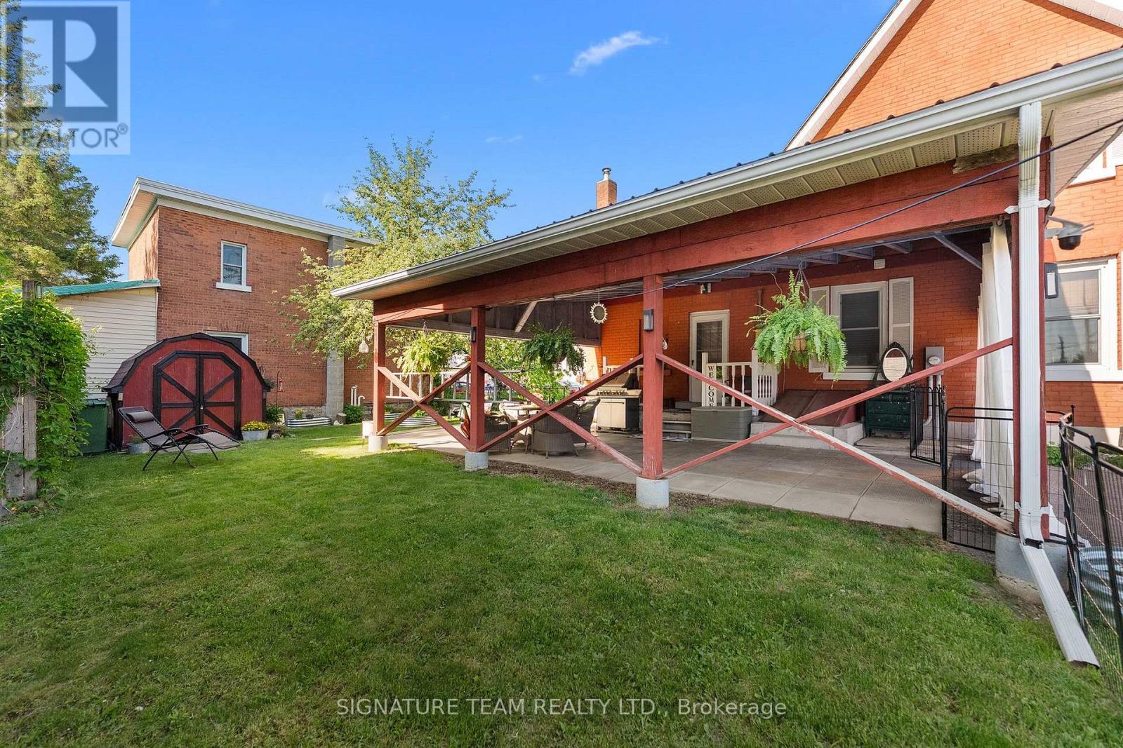 520 CENTRE STREET - 27