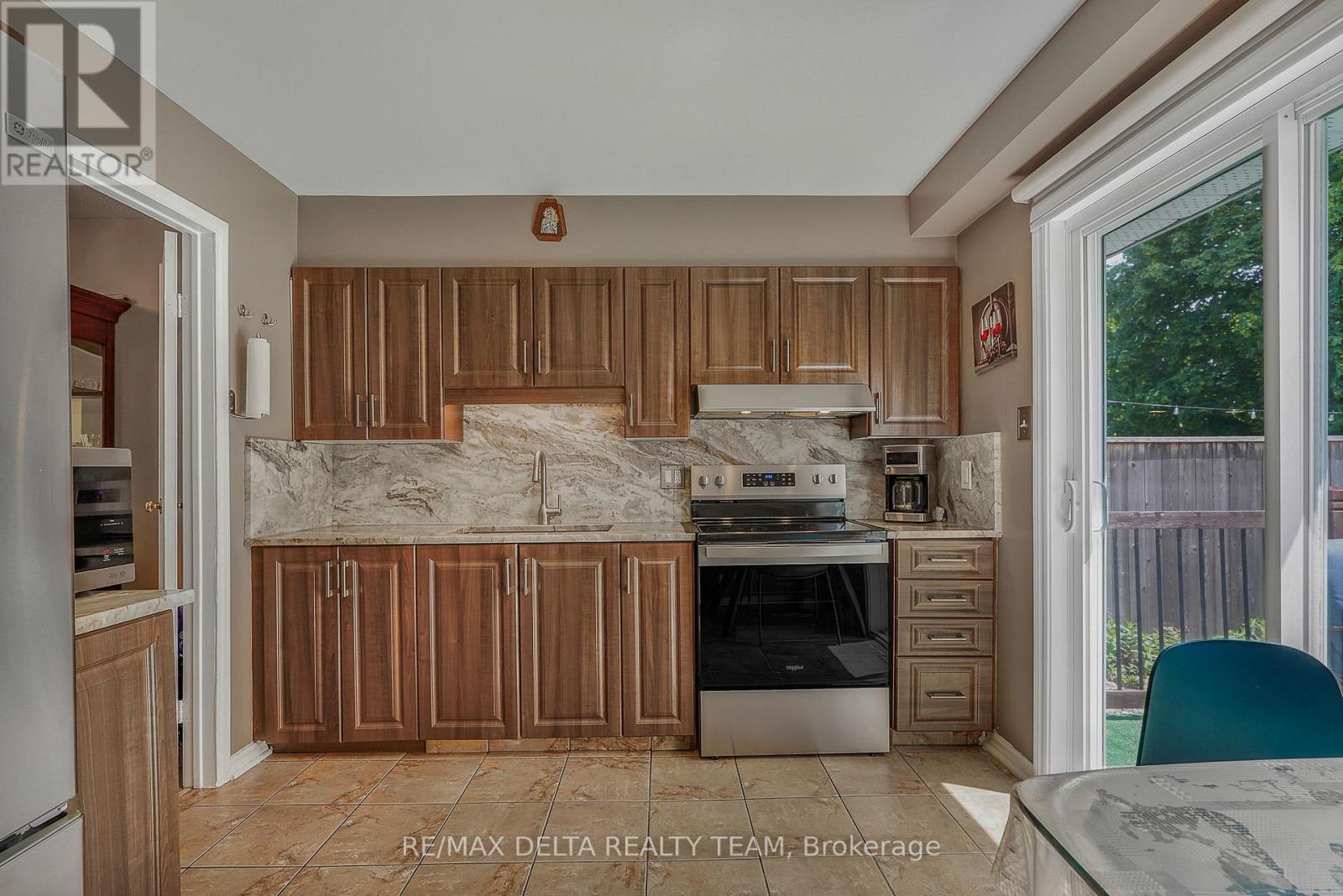 890 BIDEFORD STREET - 12