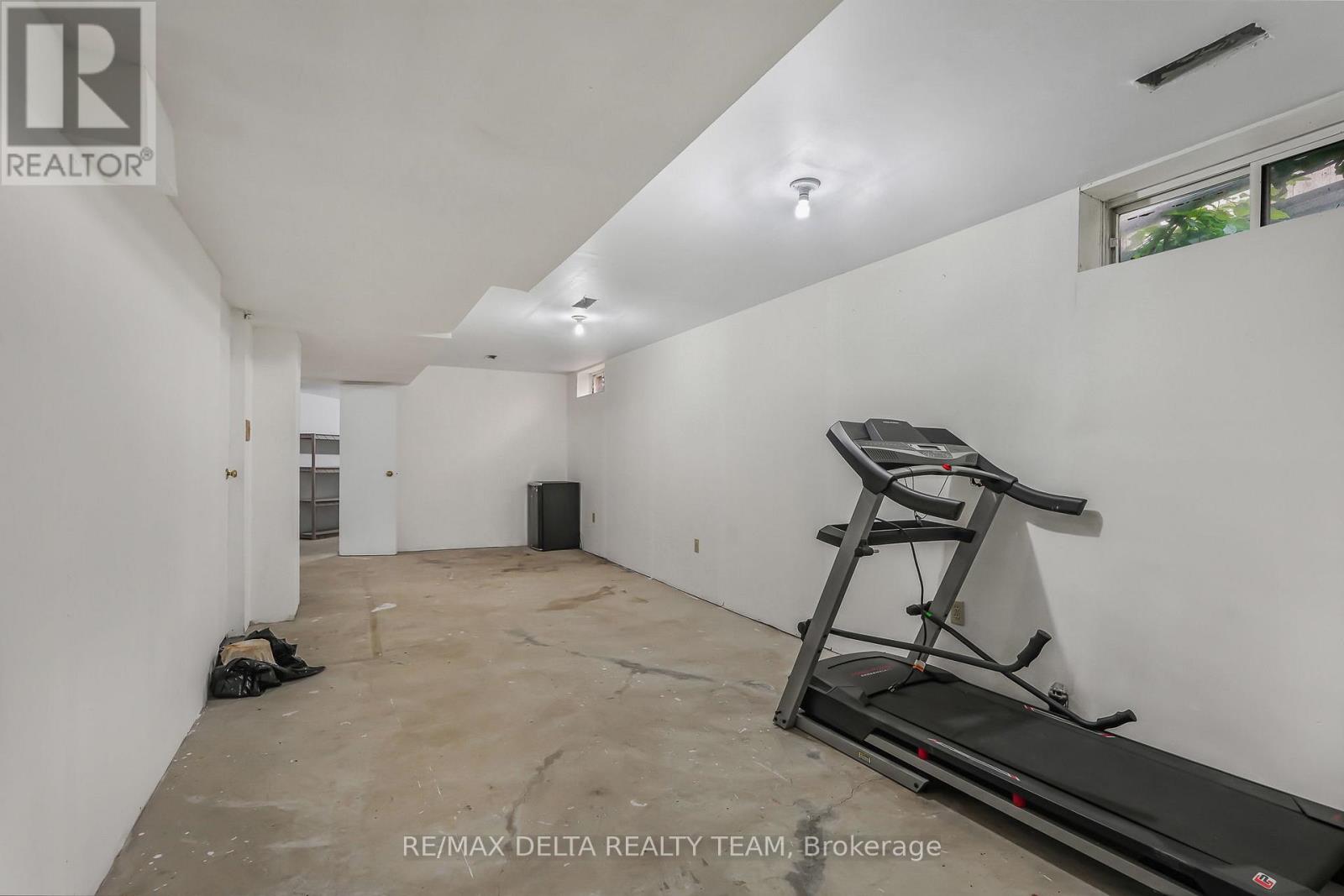 890 BIDEFORD STREET - 27