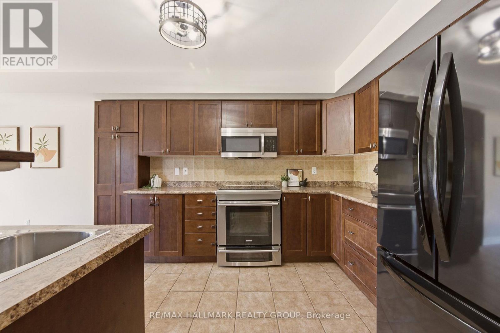 154 TALLTREE CRESCENT - 13