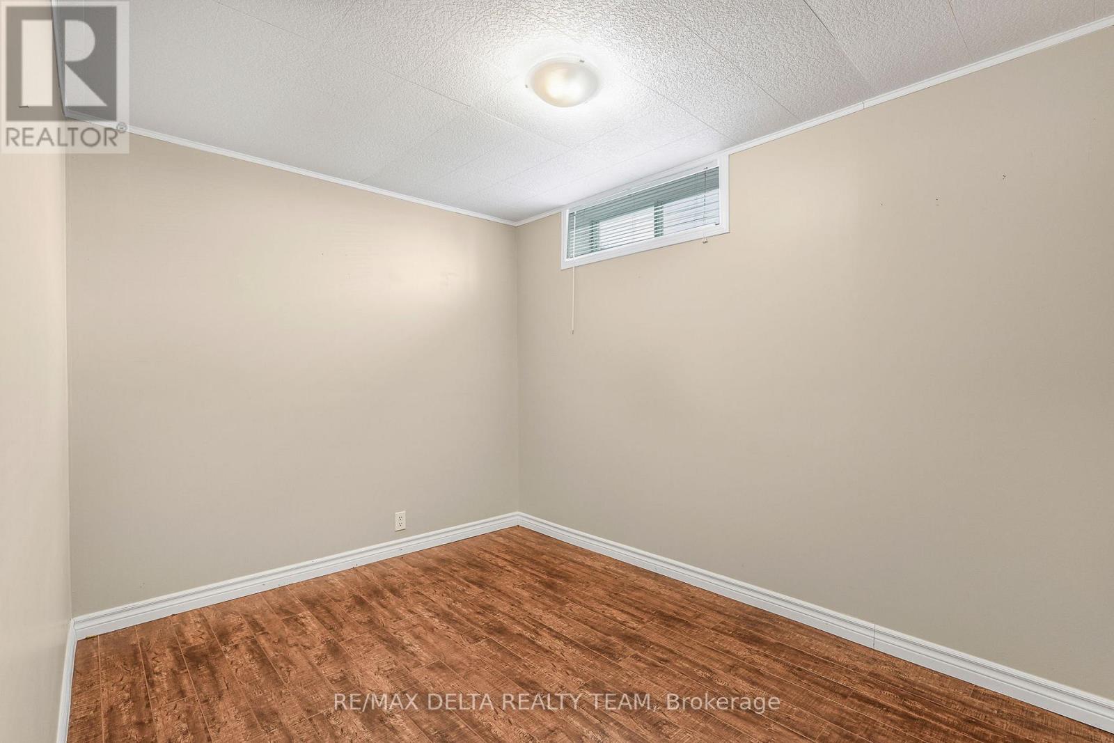 979 COMO CRESCENT - 29