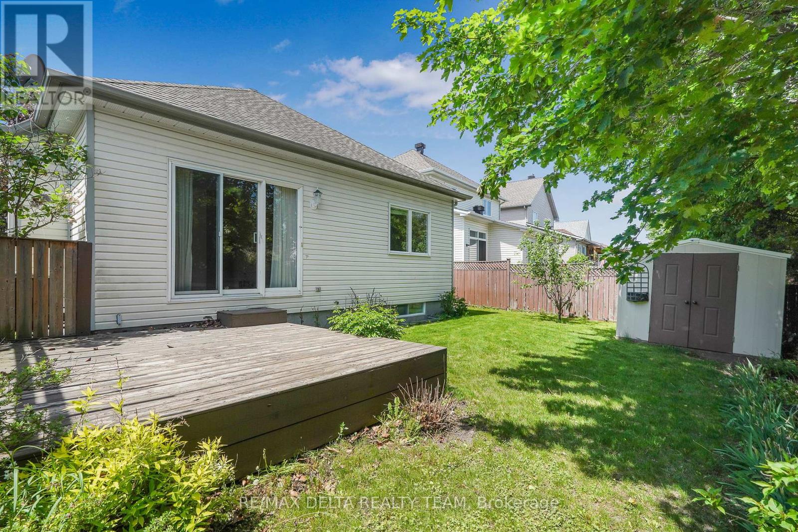 979 COMO CRESCENT - 34