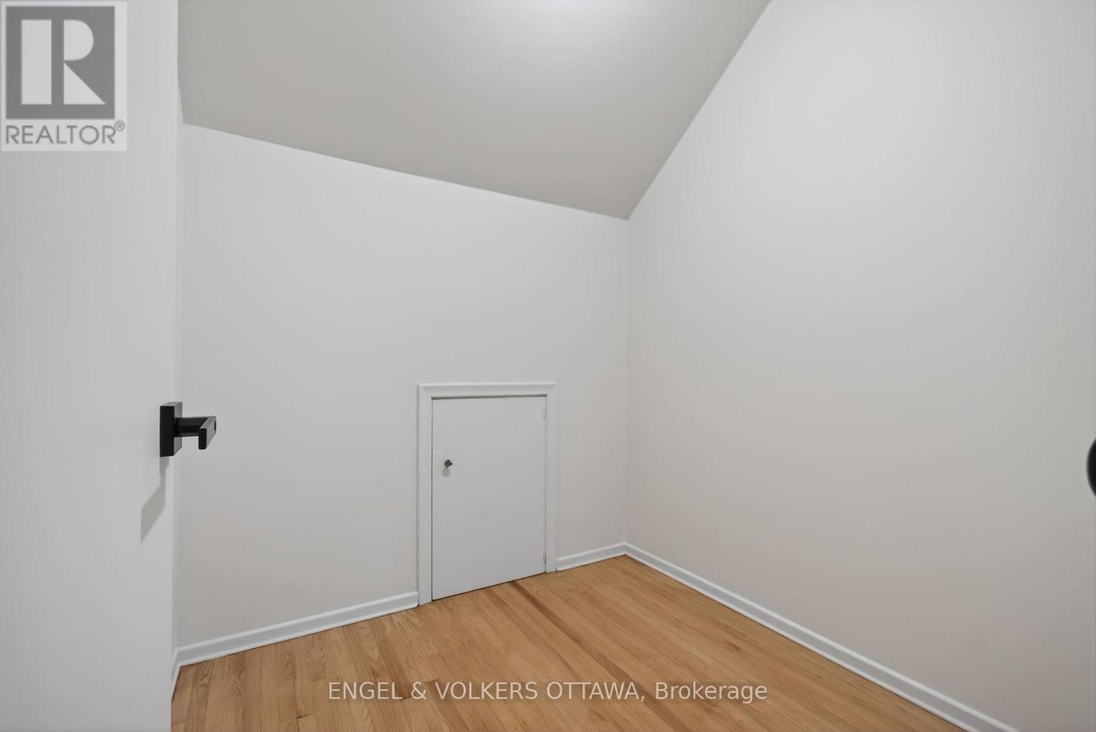 1862 SHAREL DRIVE - 21