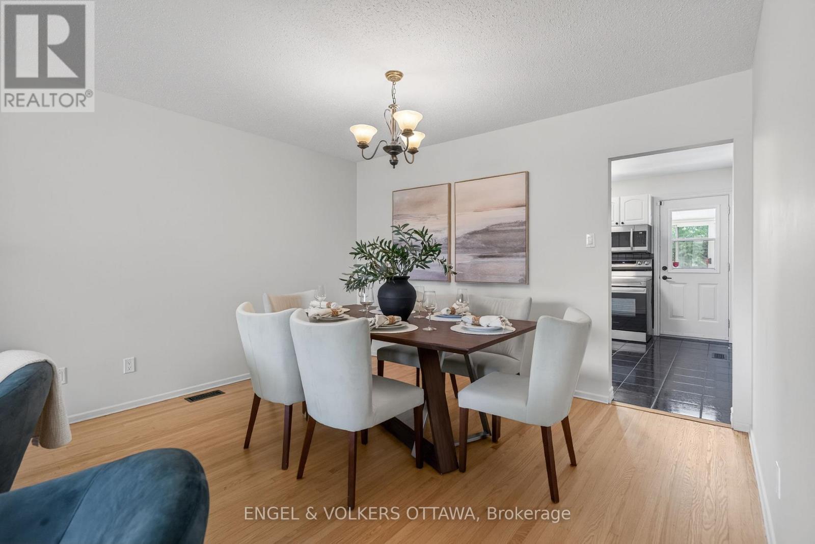 1862 SHAREL DRIVE - 6