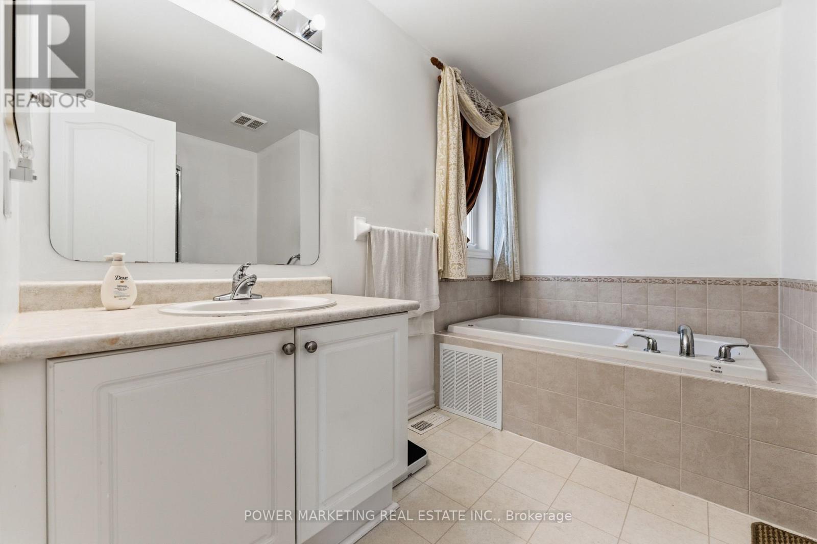 37 CRESTHAVEN DRIVE - 10