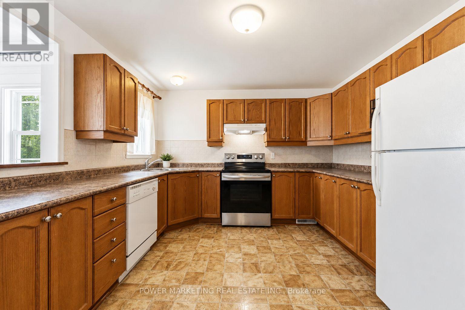 37 CRESTHAVEN DRIVE - 6