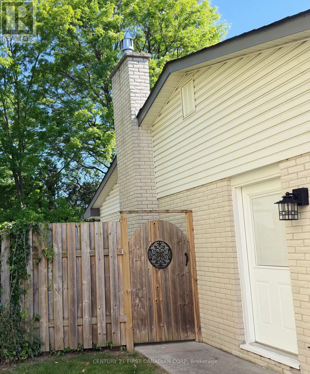 1080 VISCOUNT ROAD - 41