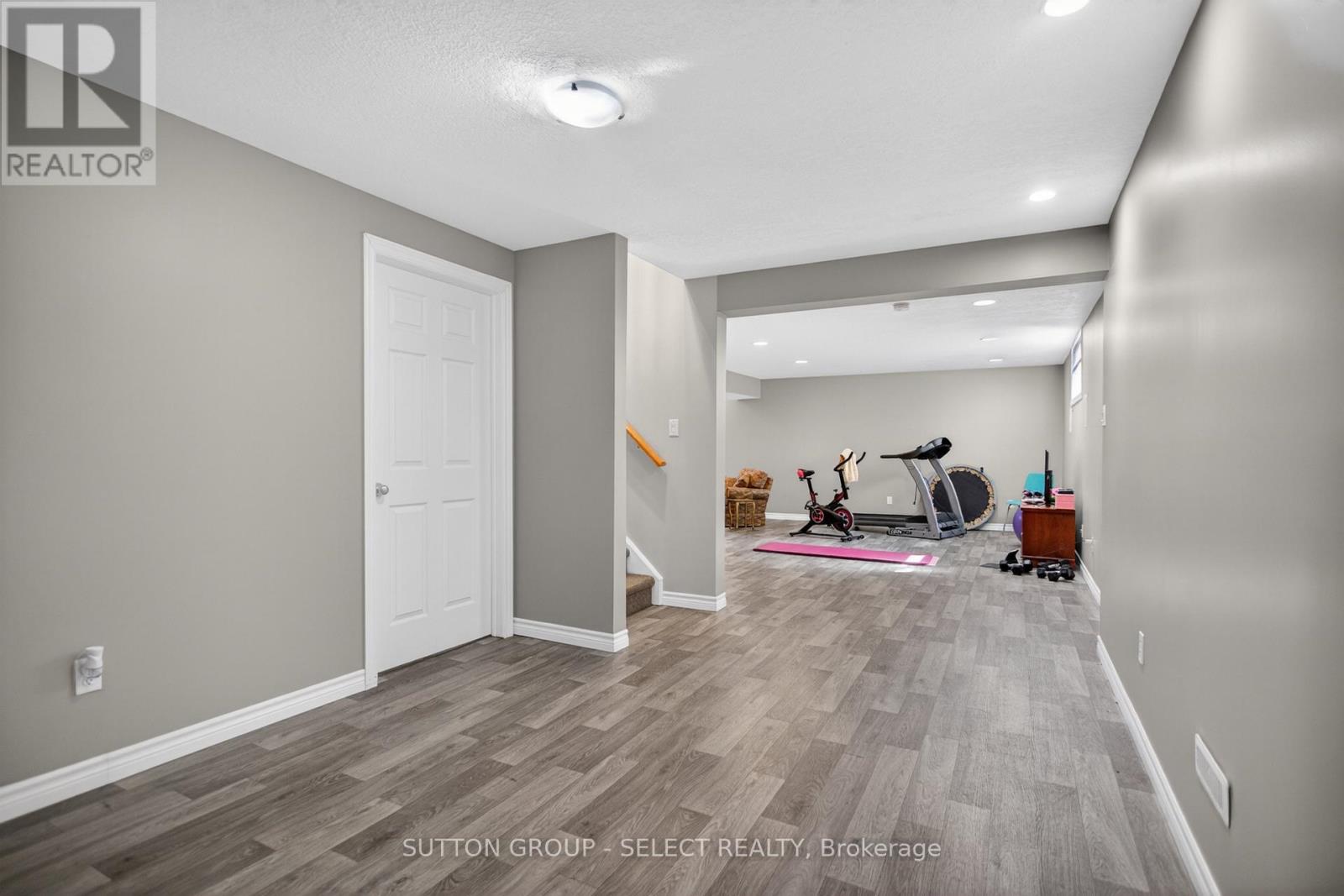 541 JULIANA DRIVE - 29