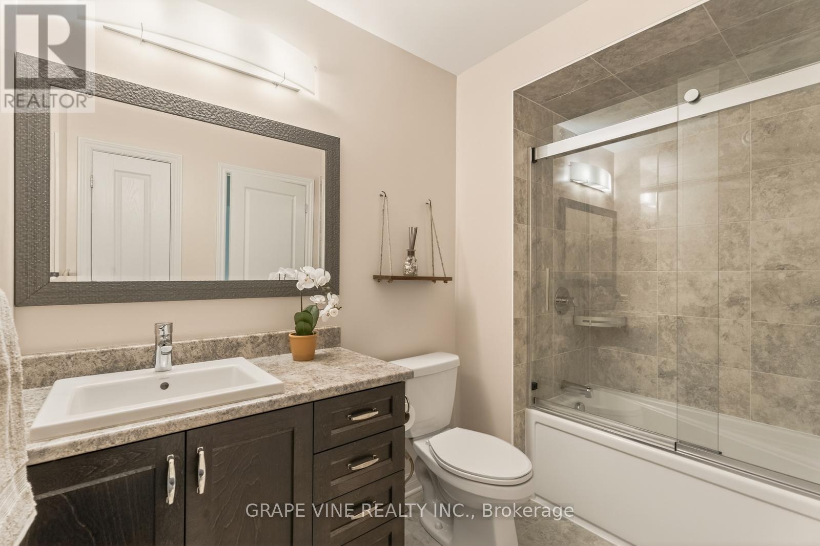 383 MEMORIAL GROVE - 27