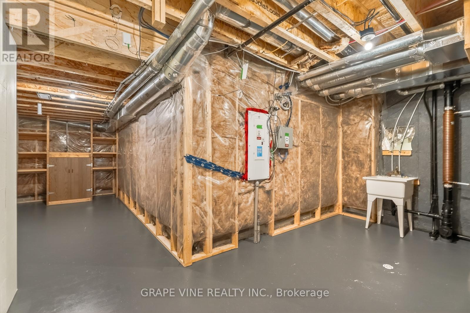 383 MEMORIAL GROVE - 34
