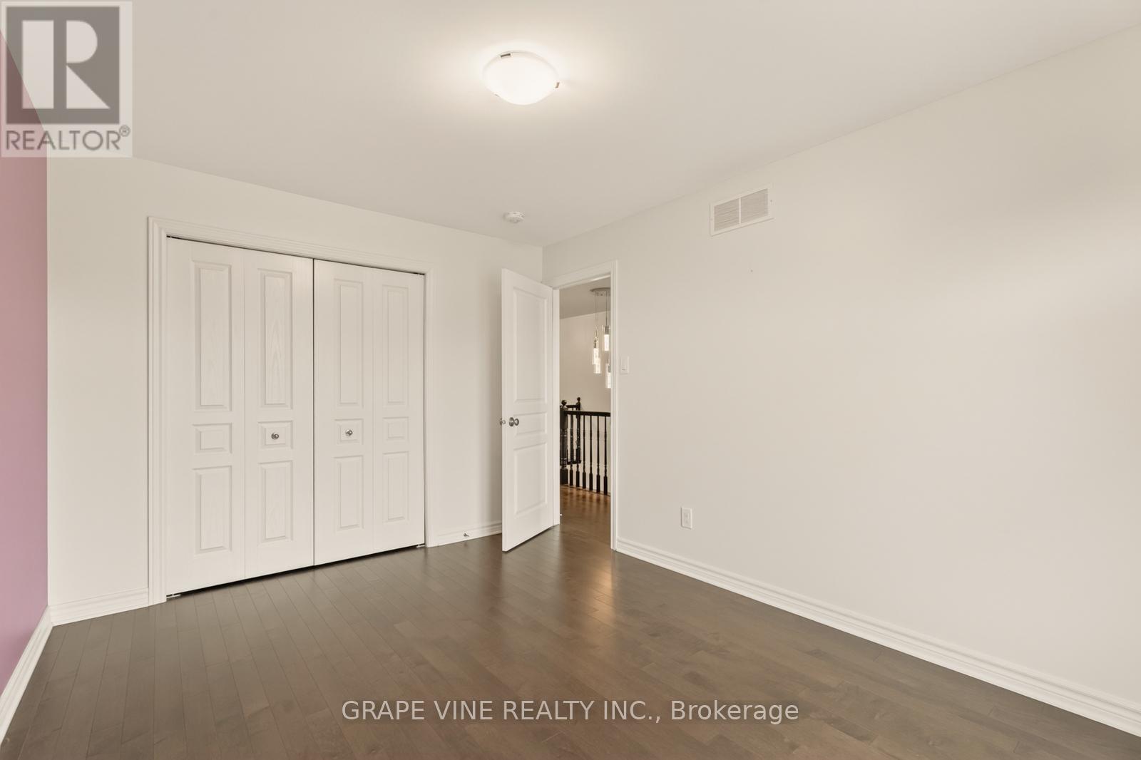 383 MEMORIAL GROVE - 31