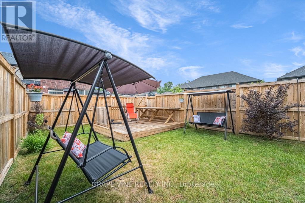 383 MEMORIAL GROVE - 39