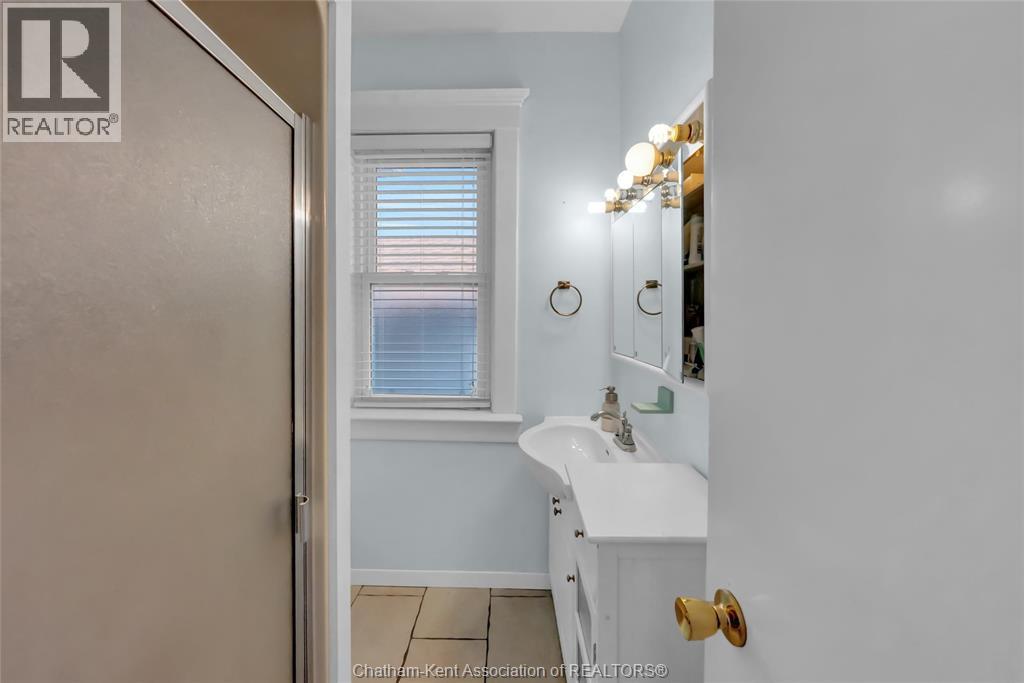 448 Queen STREET - 17