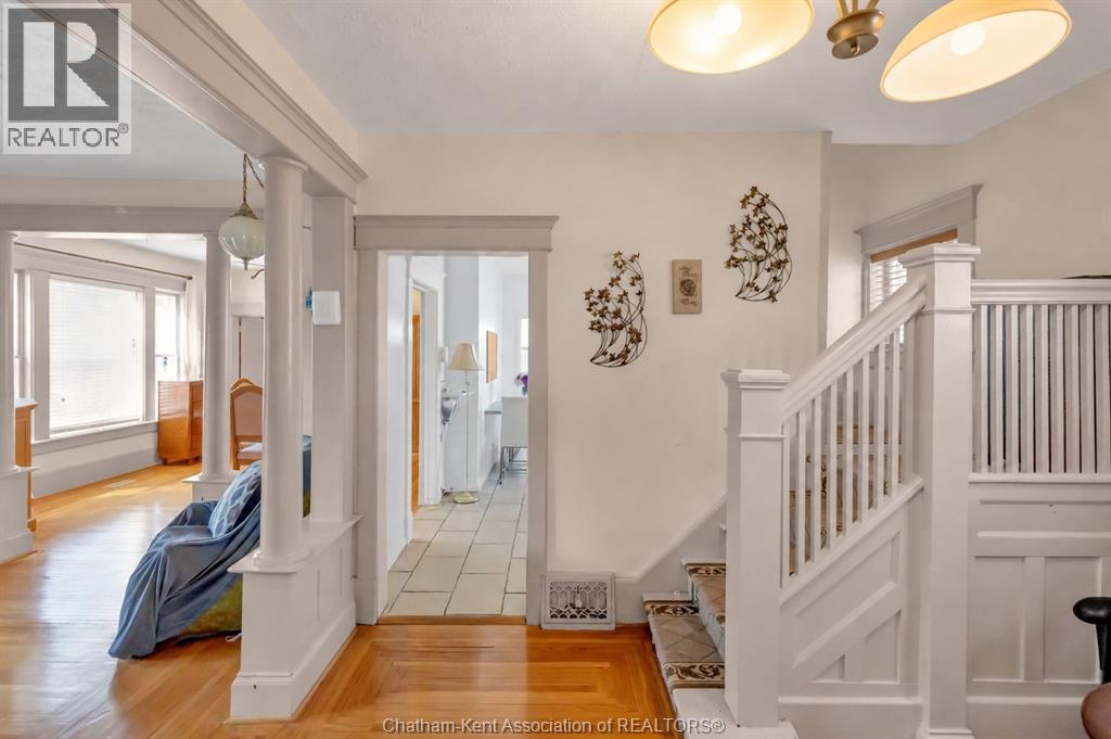 448 Queen STREET - 4