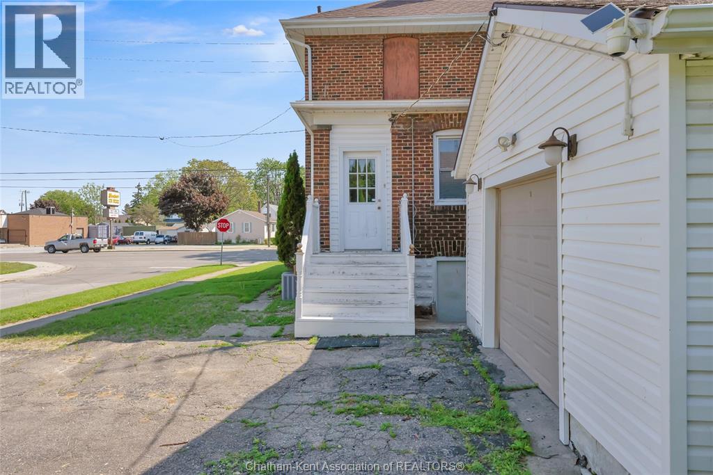 448 Queen STREET - 42